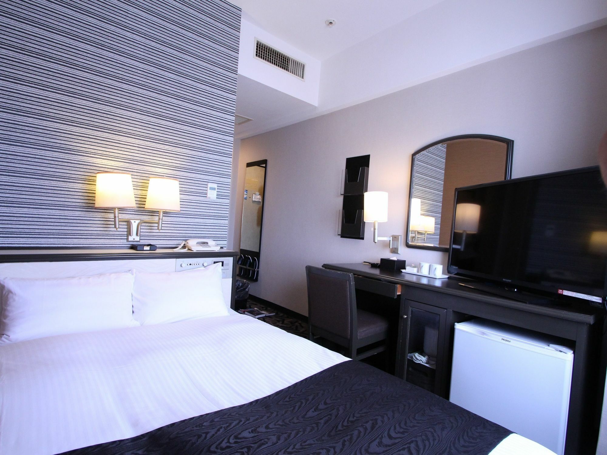 Apa Hotel Takaoka Marunouchi Экстерьер фото